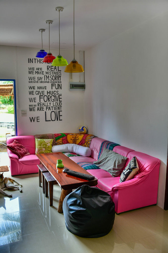 Love Station Hostel Baan Tai Ngoại thất bức ảnh