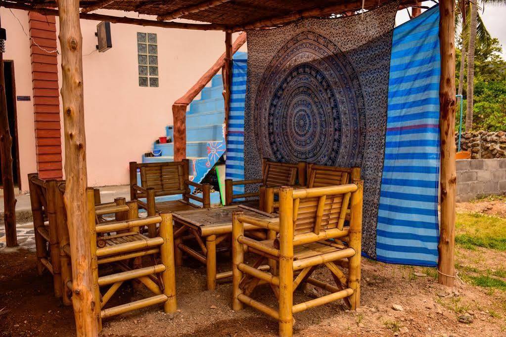 Love Station Hostel Baan Tai Ngoại thất bức ảnh