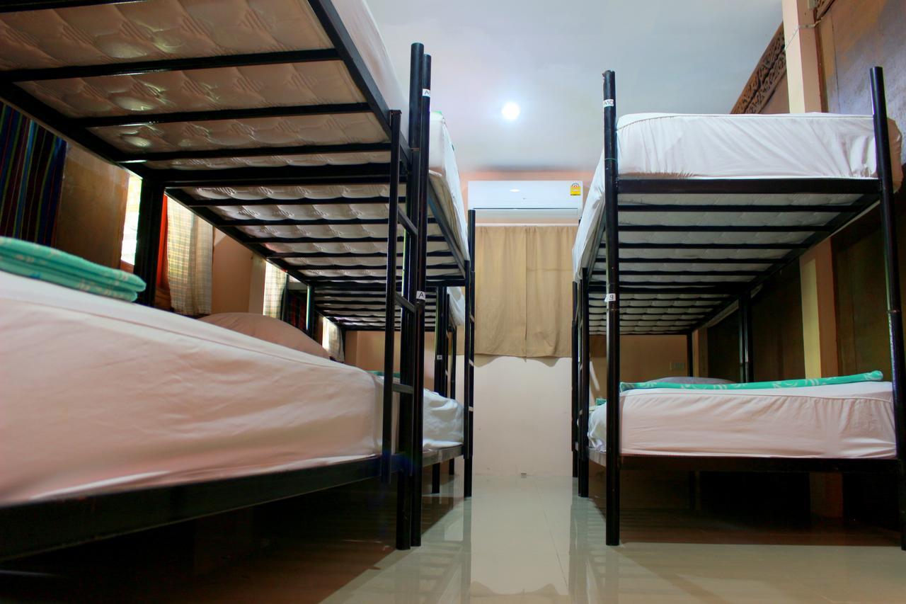 Love Station Hostel Baan Tai Phòng bức ảnh