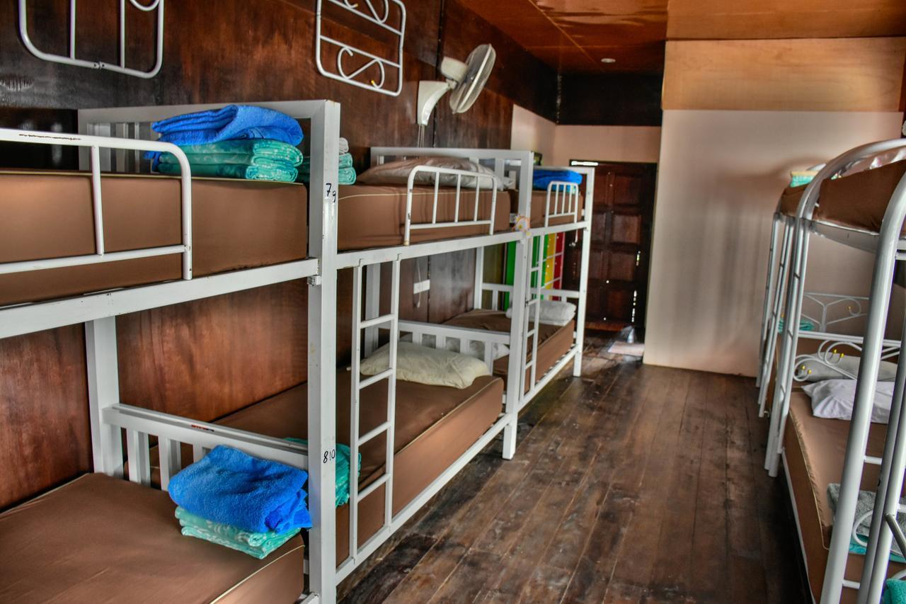Love Station Hostel Baan Tai Ngoại thất bức ảnh