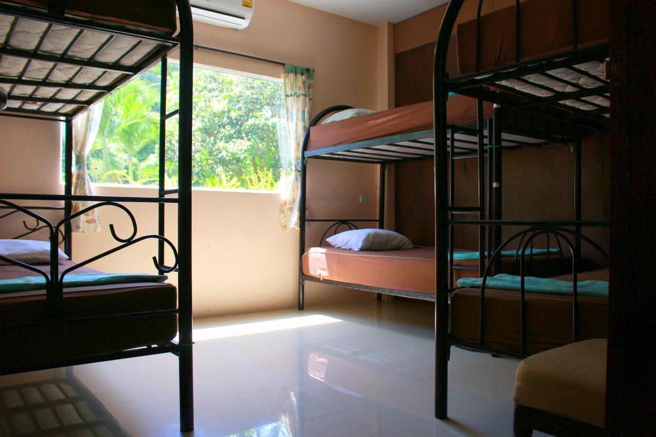 Love Station Hostel Baan Tai Ngoại thất bức ảnh