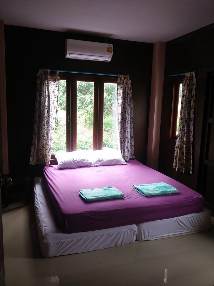 Love Station Hostel Baan Tai Ngoại thất bức ảnh